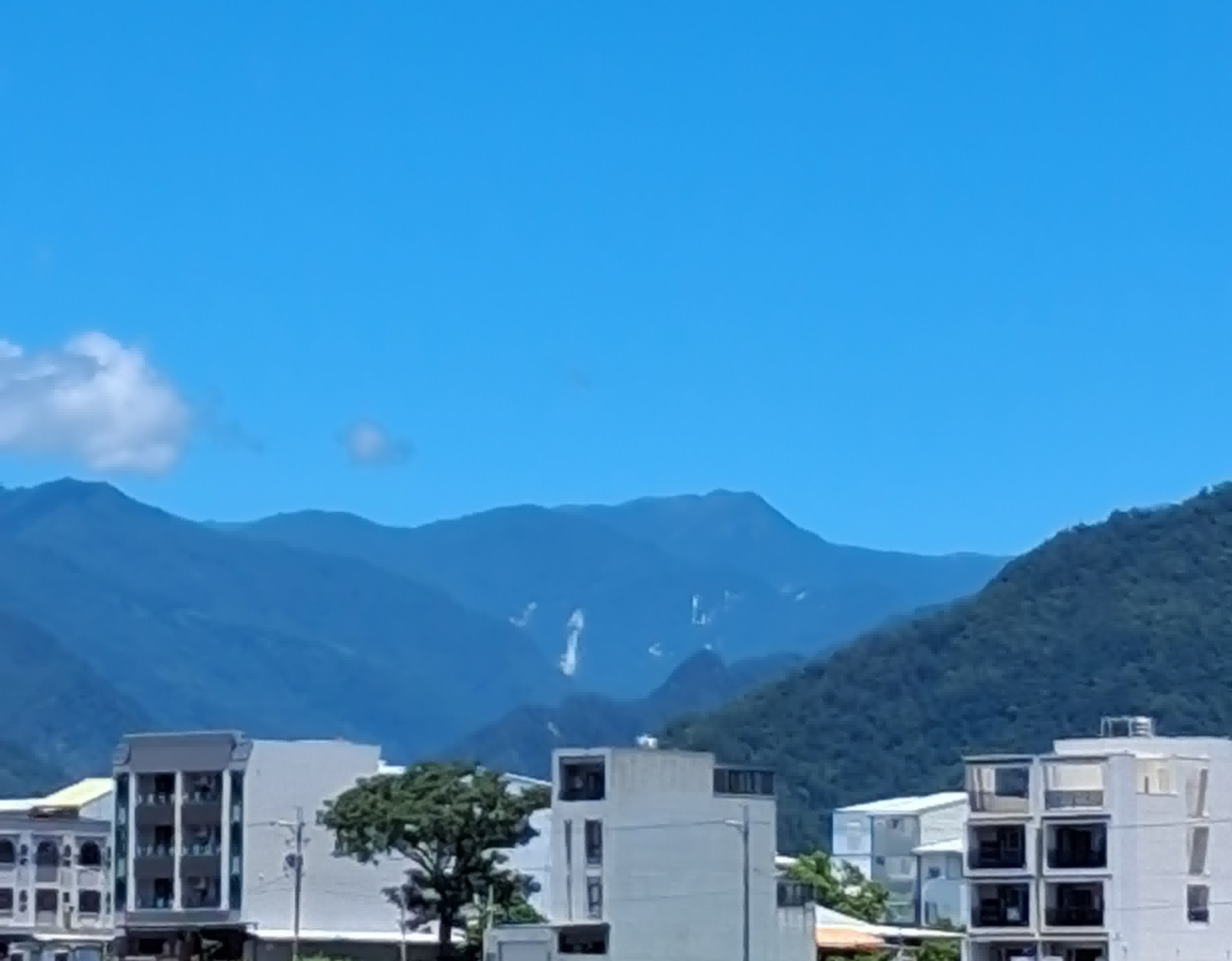 置中圖片